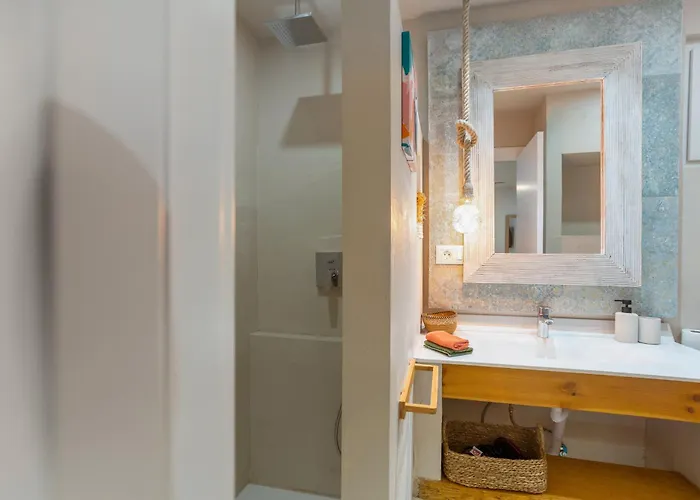 Oceania B, Private Pool